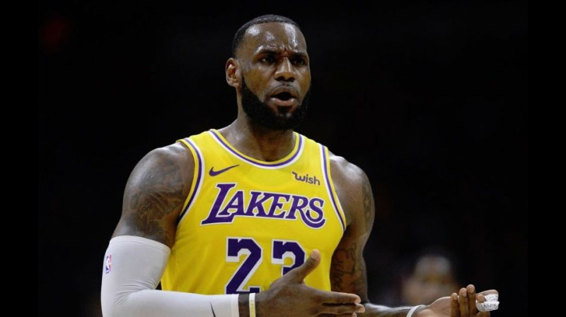 Αποκάλυψη του ESPN: Δεν αποσύρεται ο Λεμπρόν Τζέιμς