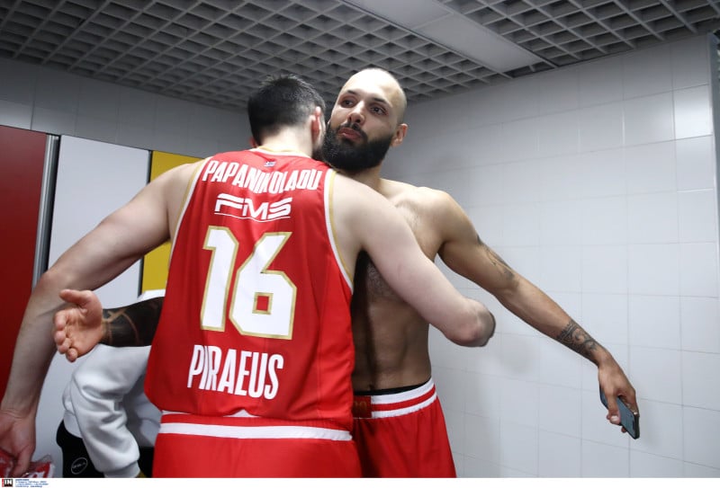 Αποθέωσε Αγγελόπουλους και παίκτες ο Μπαρτζώκας - "Είχαμε σπουδαίο ρόστερ"