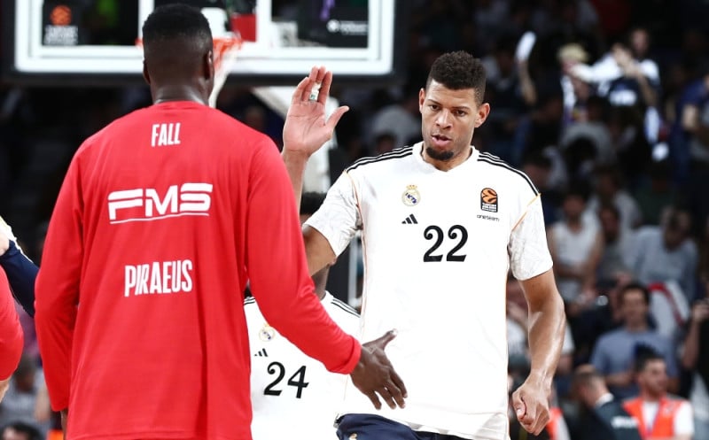 Marca: "Αυστηρό το 5ο στον Ταβάρες, άντεξε χάρη στις βολές ο Ολυμπιακός"