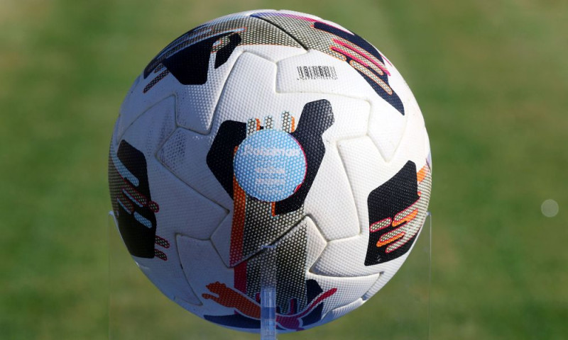 H μπάλα της Super League