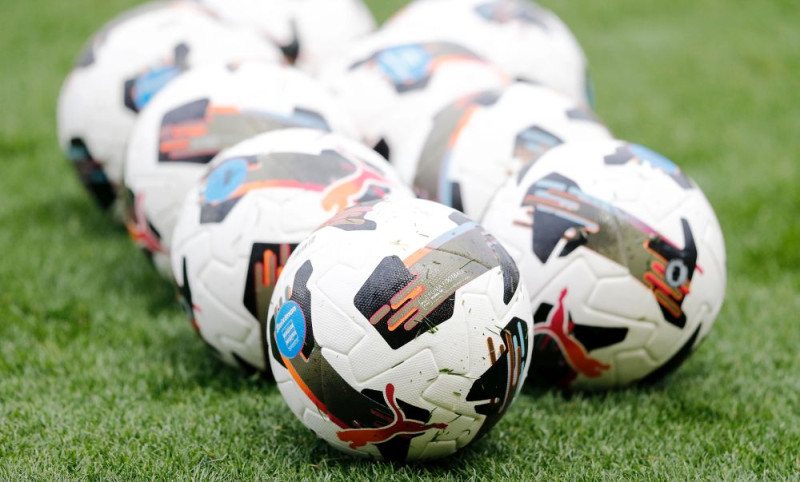 Η μπάλα της Super League