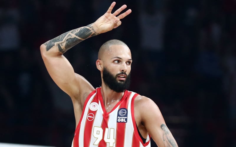 Σούπερ ανατροπή από Φουρνιέ: "Ψέματα, δεν έχω υπογράψει τίποτα"