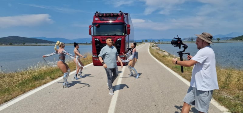 Ένα τραγούδι... ωδή στις νταλίκες