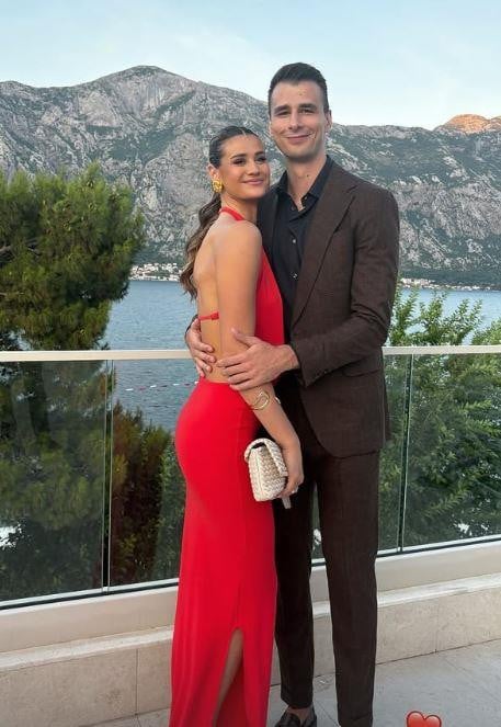 Έπαιζε σε Προμηθέα, Περιστέρι και έχει τέτοια γυναικάρα (ΦΩΤΟ)
