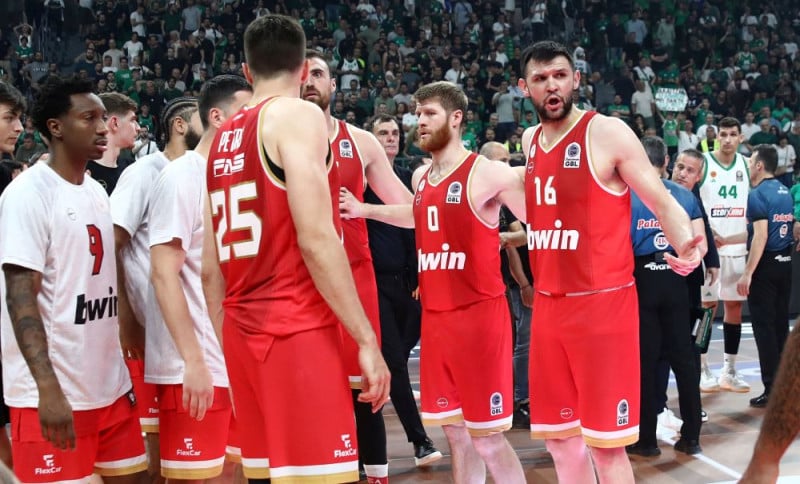 Απάντηση Αγγελόπουλων για Βαλανσιούνας - Τινάζουν την μπάνκα για σέντερ