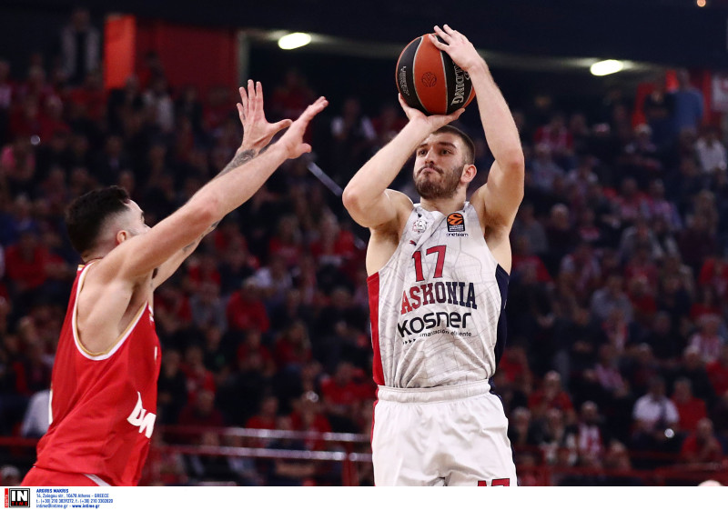 Sport Director Μπασκόνια: "Βασίζομαι στο να μείνει ο Ρογκαβόπουλος αλλά..."