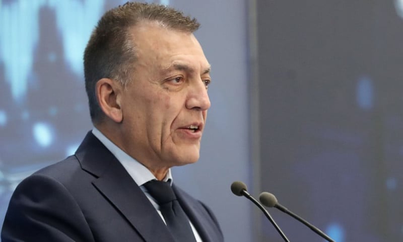 O Γιάννης Βρούτσης