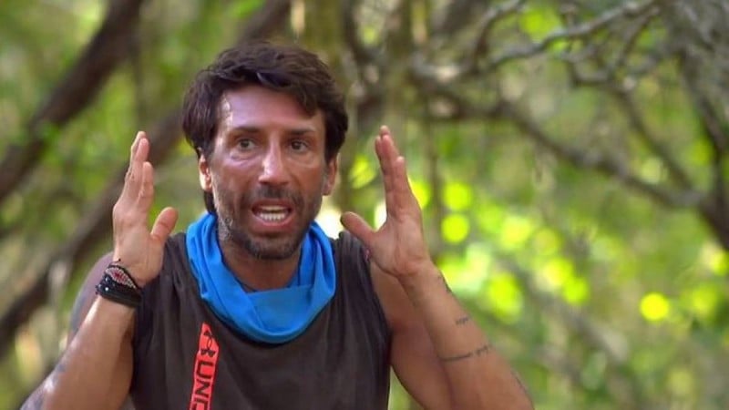 Διάσημος παίκτης Survivor έκανε σεξ με παντρεμένο Έλληνα ποδοσφαιριστή ΦΩΤΟ
