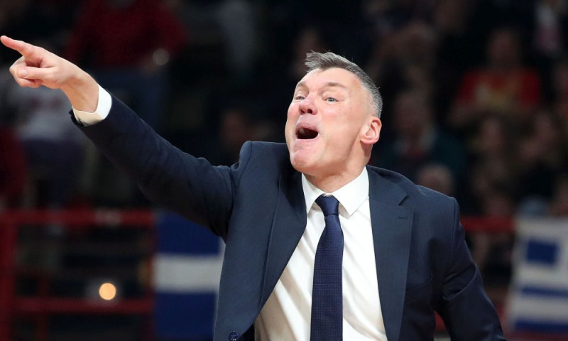 "Καμπανάκι" Σάρας για ΣΕΦ - Ατάκες για παίκτες του Ολυμπιακού