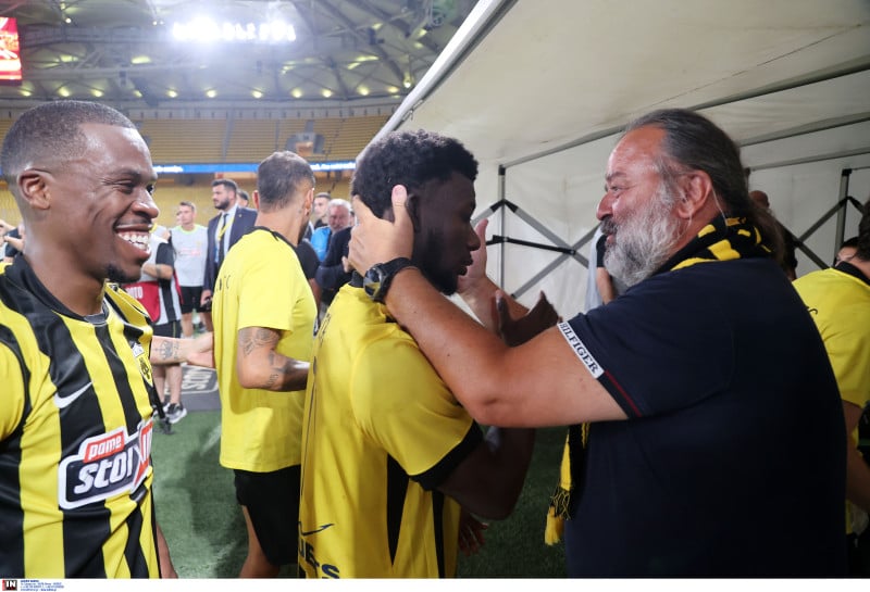 Τρελάθηκε ο Ηλιόπουλος με την πρόκριση! Τι έκανε με τη λήξη του ματς (ΦΩΤΟ)