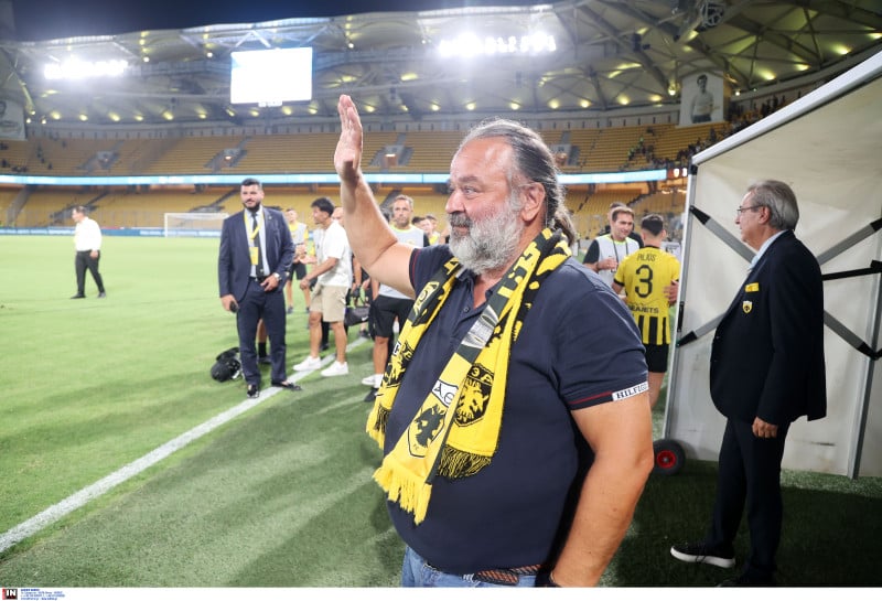 Τρελάθηκε ο Ηλιόπουλος με την πρόκριση! Τι έκανε με τη λήξη του ματς (ΦΩΤΟ)