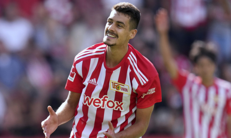 Βρήκε… νέο Κάρμο ο Ολυμπιακός - Τον αποθέωσε ο Πέπε, τον ήθελε Γιουβέντους