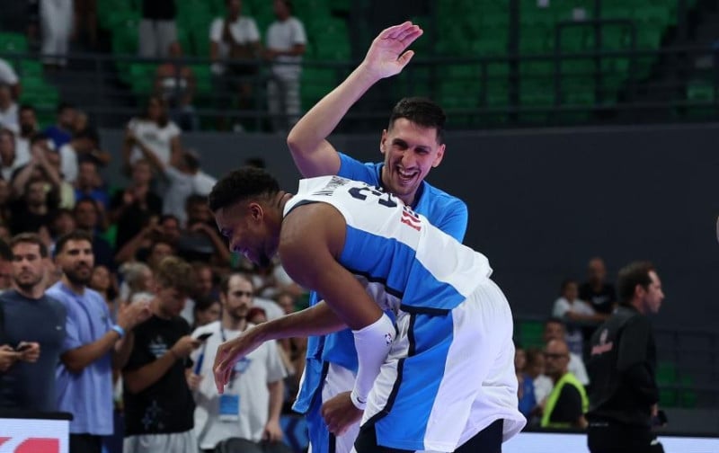 Εθνική χωρίς φρένα με Γιάννη! Η απόφαση Σπανούλη για Σαμοντούροβ… κομμένους