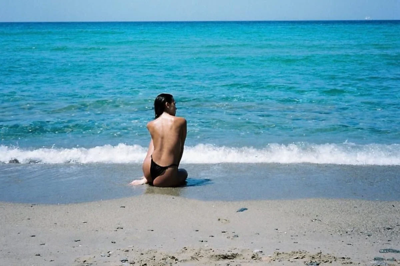 Μαριάντα Πιερίδη και 5 Ελληνίδες έβγαλαν το μαγιό για μία αποκαλυπτική ΦΩΤΟ