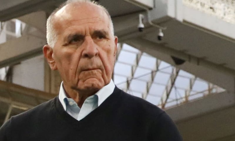 O Bασίλης Κωνσταντίνου