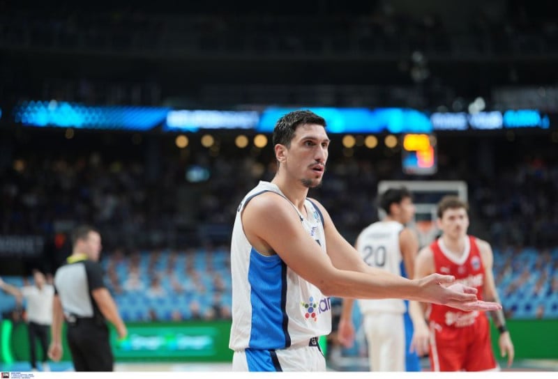 Λαρεντζάκης: "Είμαστε πιο ήρεμοι μετά το μετάλλιο" 