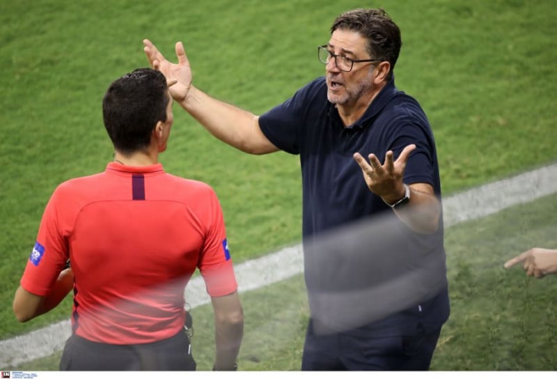 "Σκασμένος" ο Βιτόρια: "Δεν γίνεται να μην καθαρίζεις τέτοια ματς"
