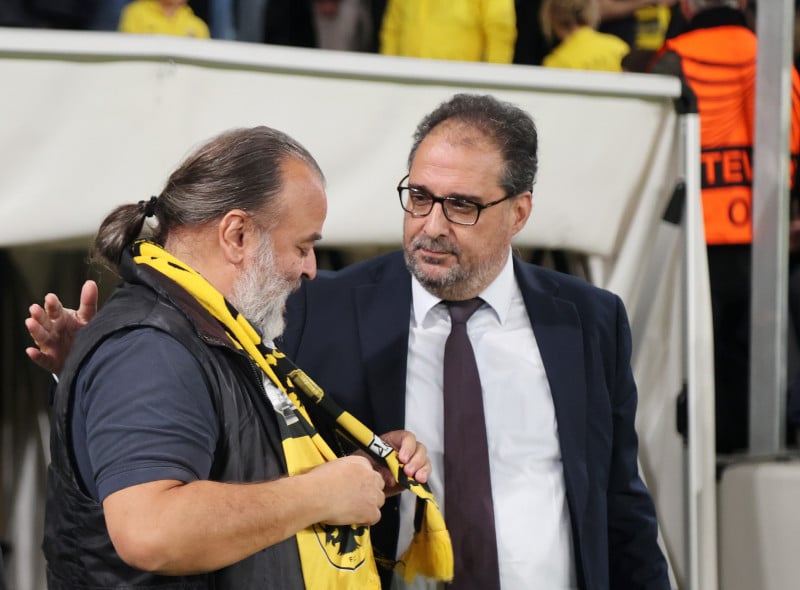 "Στημένος" ο Λανουά για ΑΕΚ! "Εφηύρε επεισόδιο για να τιμωρηθούμε"