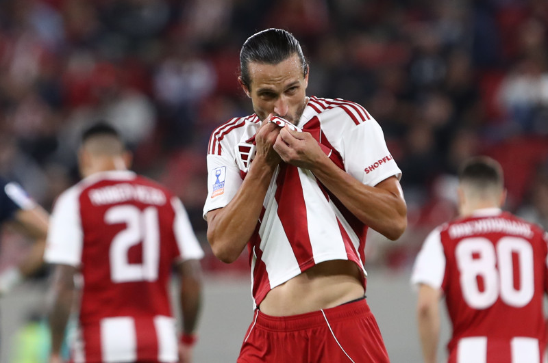 Η καλύτερη τριπλέτα της ιστορίας του Ολυμπιακού! Τι έδειξαν Στρεφέτσα-Μούζα