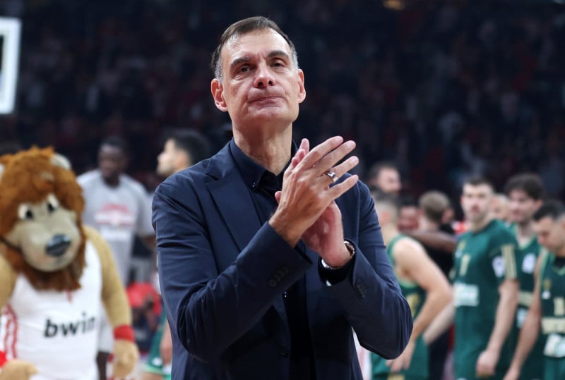 Το ξέσπασμα Βεζένκοφ εν ώρα αγώνα και η επόμενη μέρα με μεταγραφές (ΒΙΝΤΕΟ)