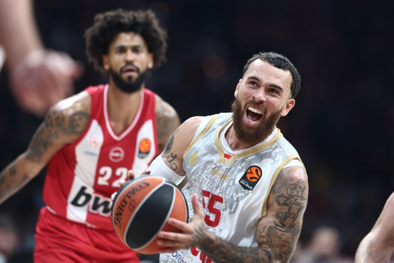 Η ηγετική εμφάνιση του Μάικ Τζέιμς στο ΣΕΦ (ΒΙΝΤΕΟ)