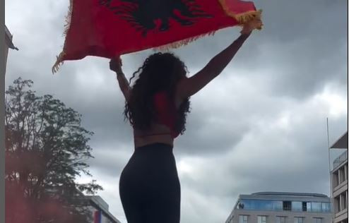 Αλβανίδα influencer ήθελε να πάει στο γήπεδο, αλλά δεν την άφησαν (ΦΩΤΟ)