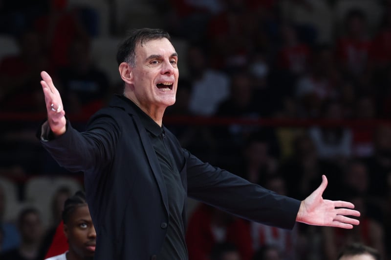 Απαντήσεις Μπαρτζώκα για κριτική, Βεζένκοφ και μεταγραφή: Γίνεται σπέκουλα!