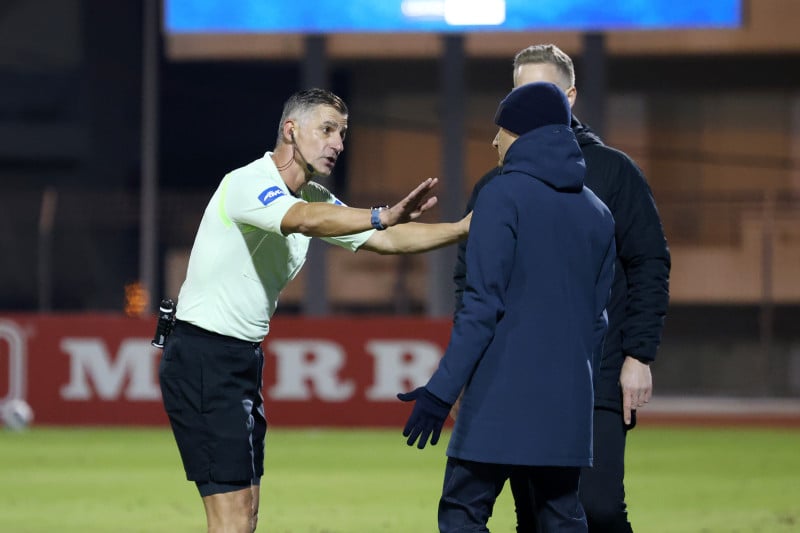 Τον έπιασε η κάμερα: Δείτε το ξέσπασμα Λουτσέσκου στη Λιβαδειά (ΒΙΝΤΕΟ)