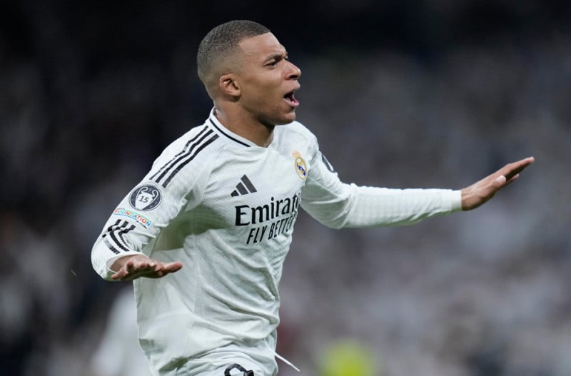 Τα τέσσερα γκολ του Μπαπέ στο «Γ. Καραϊσκάκης» (ΒΙΝΤΕΟ)