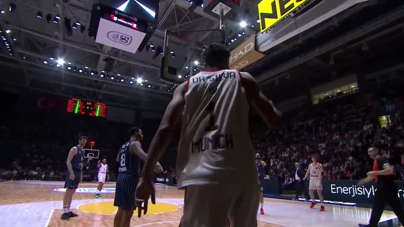 Πώς το έβαλε αυτό ο Ντα Σίλβα; Απίθανο καλάθι (ΒΙΝΤΕΟ)