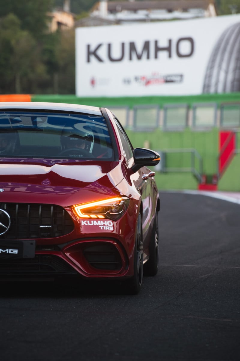 KUMHO TIRE: Από τα γήπεδα της Premier League στα tests των πρωταθλητών