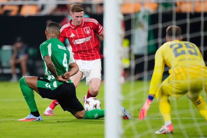 "Πόλεμος" στην Premier League για το "μηχανάκι" του Μαρινάκη