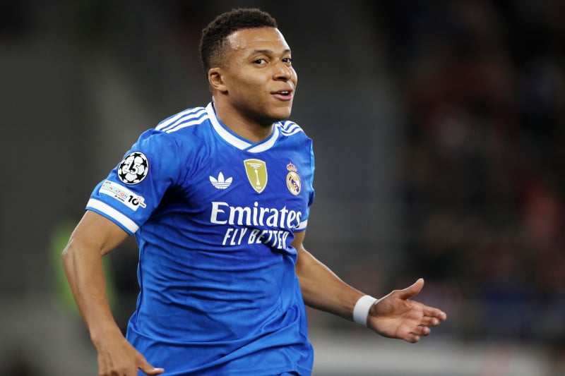 Μπαπέ για τα όσα άκουσε στο "Καραϊσκάκης": «Τα έλεγαν σε κακά γαλλικά» (Vd)