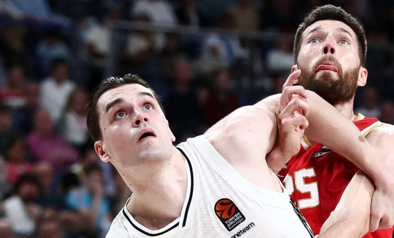 Πήγε να κάνει την γκάφα της χρονιάς ο Χεζόνια - Του την "έπεσε" ο Γιουλ!