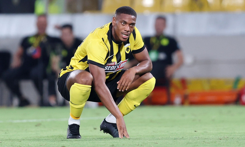 Στην έξοδο και από το Μεξικό ο Μαρσιάλ: "Προπονείται μόνος του"