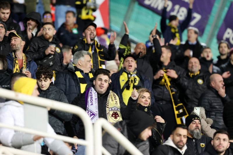 Απίστευτη ταλαιπωρία για τον κόσμο της ΑΕΚ - Πολλοί ακόμα εκτός γηπέδου