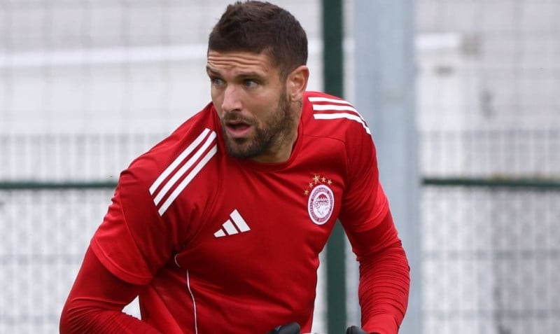 Απόφαση Ολυμπιακού για Πασχαλάκη - Έρχεται αλλαγή στη λίστα της UEFA