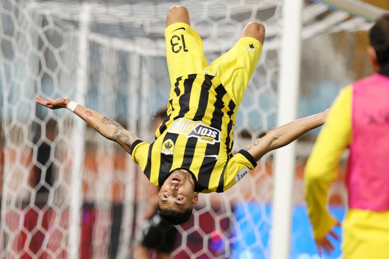 Απόδραση από το Ηράκλειο! Διπλό με υπογραφή Πινέδα για ΑΕΚ (ΒΙΝΤΕΟ)