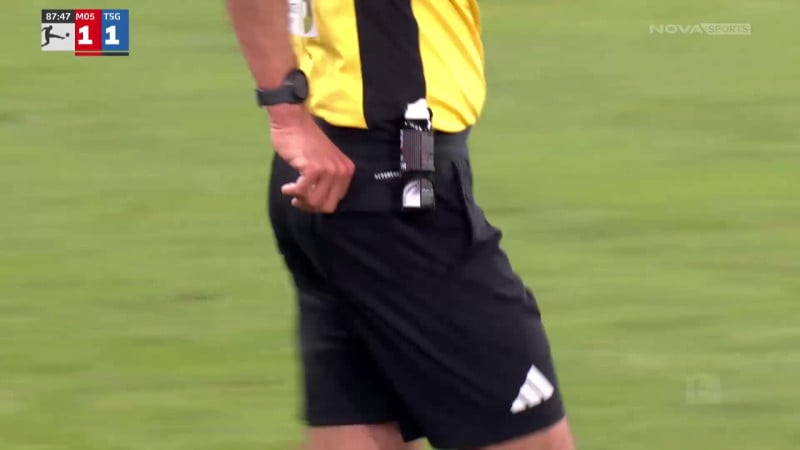 Έγραψε ιστορία με εγκληματικό φάουλ ο Κορ (ΒΙΝΤΕΟ)