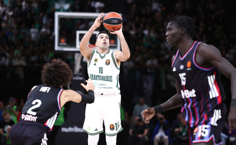 Πρώτος Έλληνας σε τρίποντα ο Σλούκας, προσπέρασε τον Σπανούλη (ΒΙΝΤΕΟ)