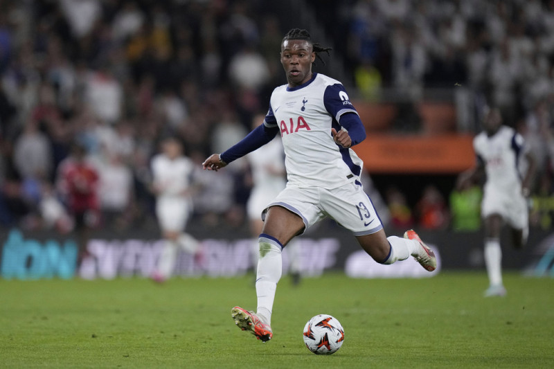 Σοκ για γνωστό παίκτη της Τότεναμ! Απειλήθηκε με όπλο στο Λονδίνο