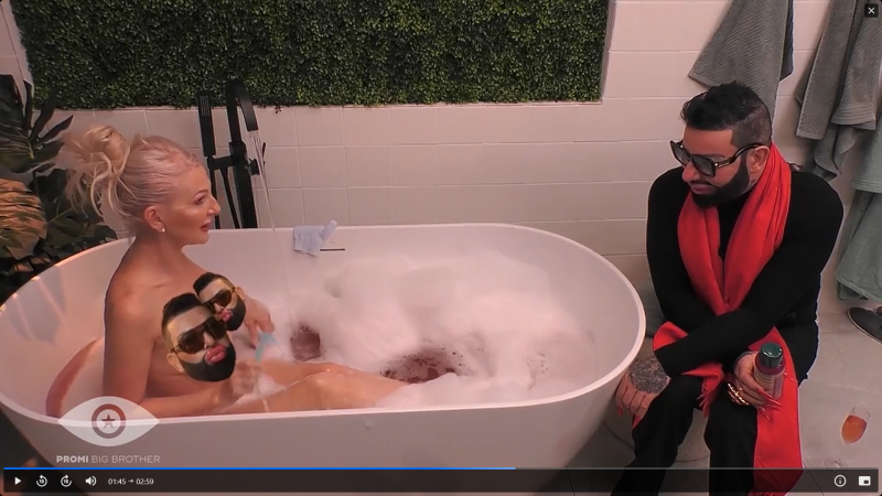 Γυμνή στο μπάνιο 69χρονη τηλεπερσόνα - Ανέβασε το θερμόμετρο (ΦΩΤΟ)