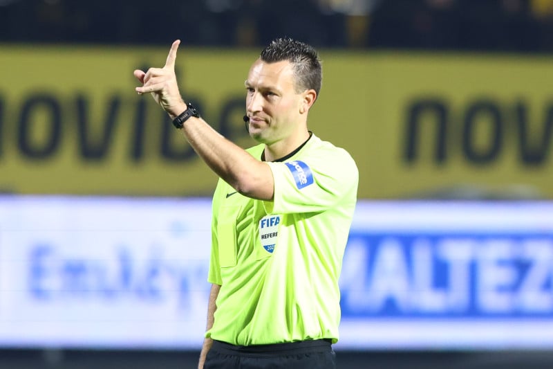 Σπάθας: Φοβόταν διαιτητής, φρέναρε τον Ολυμπιακό - Ίδια φάση η Μπαρτσελόνα!