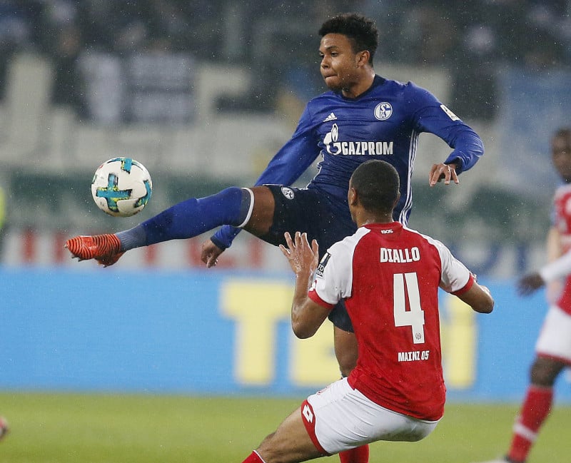 Στο στόχαστρο του Ολυμπιακού νέος Κάρμο! Στόπερ από Ντόρτμουντ και Παρί