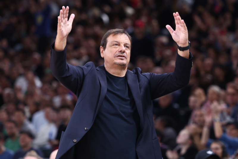 Ικανοποιημένος με τη νίκη ο Αταμάν: "Παίξαμε σπουδαίο μπασκετ"