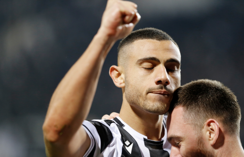 «Ο Γιακουμάκης φέρνει σε δύσκολη θέση την Κρουζ Αζούλ»