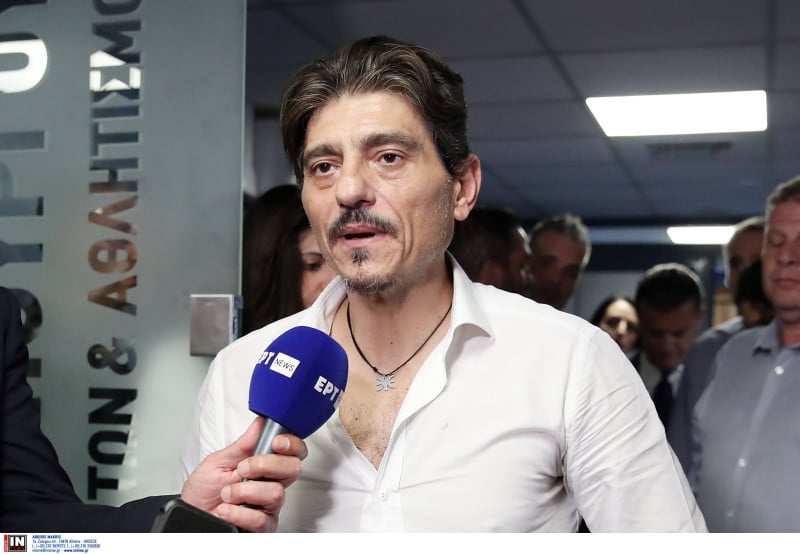 Προσγειώθηκε σε γήπεδο με ελικόπτερο ο Δημήτρης Γιαννακόπουλος (BINTEO)