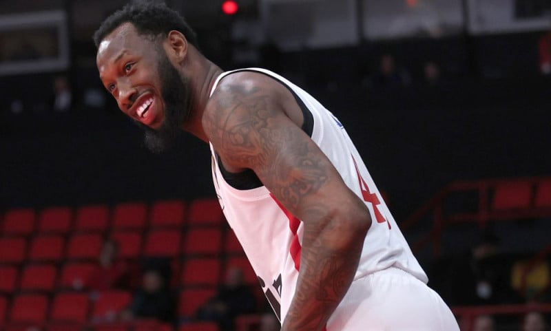 O Nτόντα Χολ