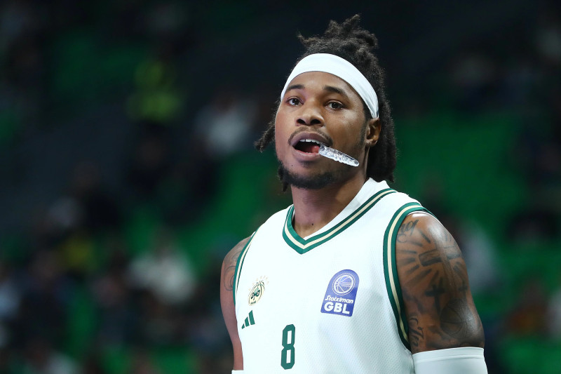 "Φτιαγμένος" ο Χολμς - Το μήνυμα μετά τη μαγική εμφάνιση με Βίρτους