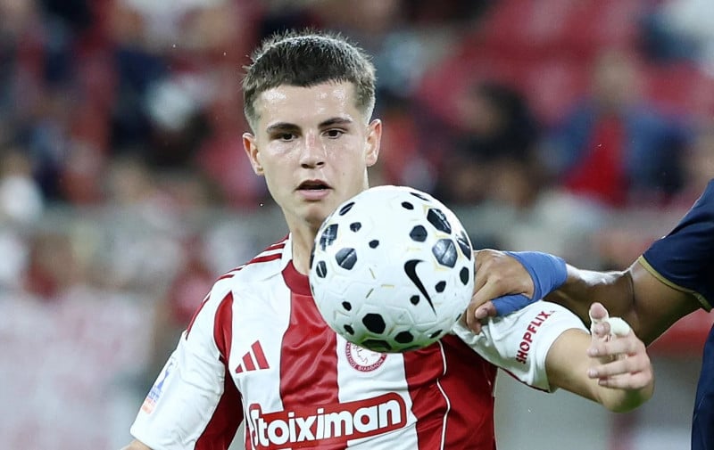 Πρόταση από Αγγλία αλλάζει την άμυνα του Ολυμπιακού - Στην αγορά για παίκτη